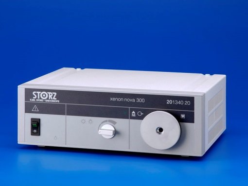 Xenon 300 Light Source (Karl Storz, Germany)